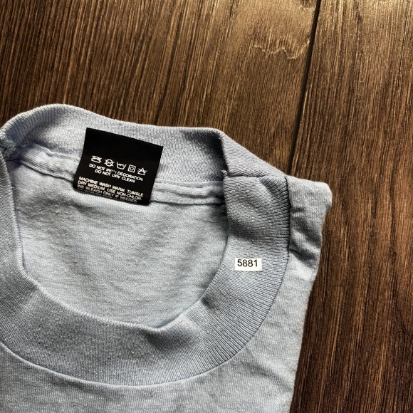 Vintage 1996 Snow White Seven Dwarfs Shirt Blue Medium Thin Disney - Picture 8 of 8